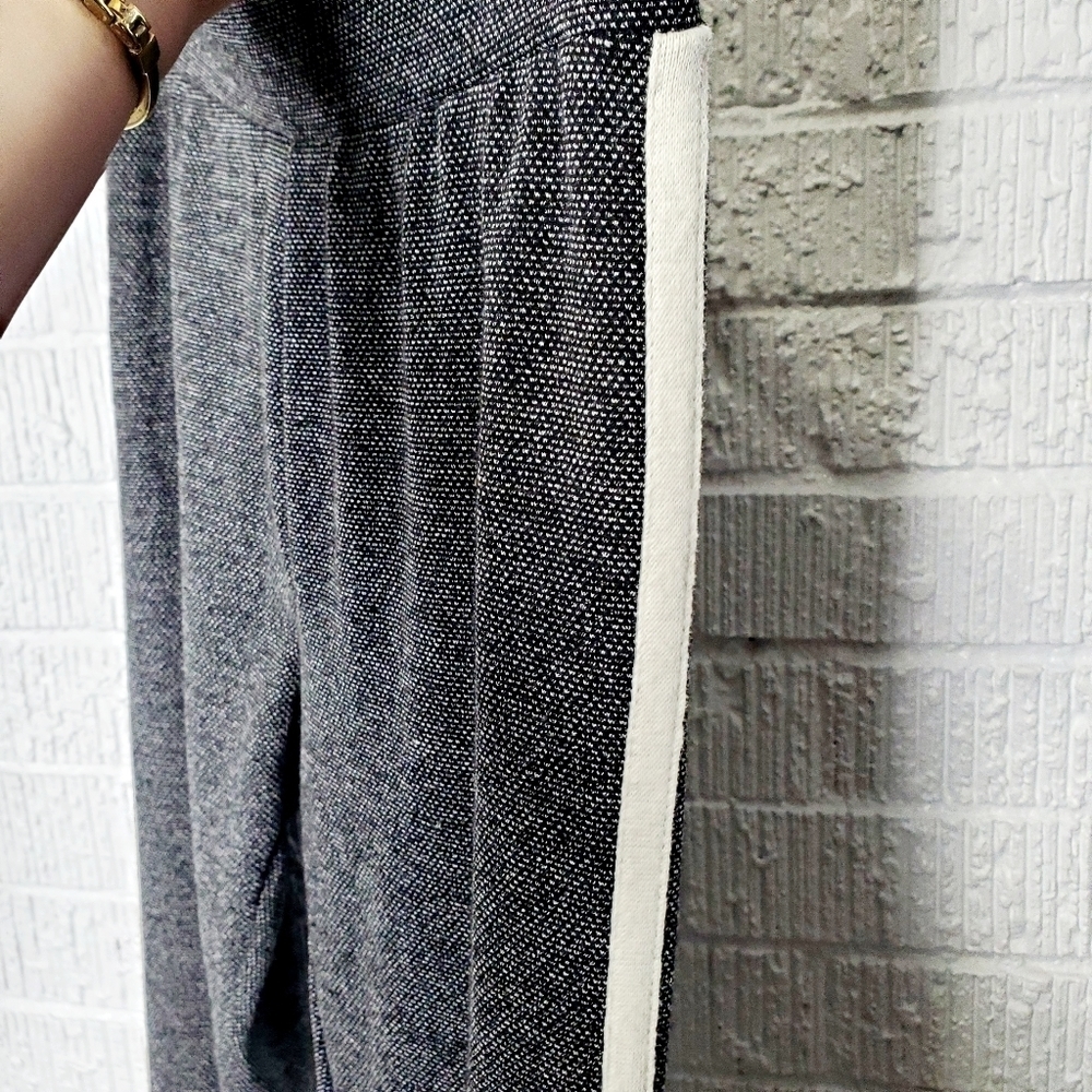 Lou & Grey side stripe leggings small - Picture 7 of 9